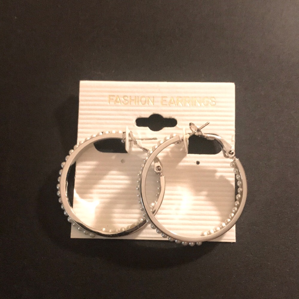 Fashion Hoop Earrings Silvertone with Pearl accents